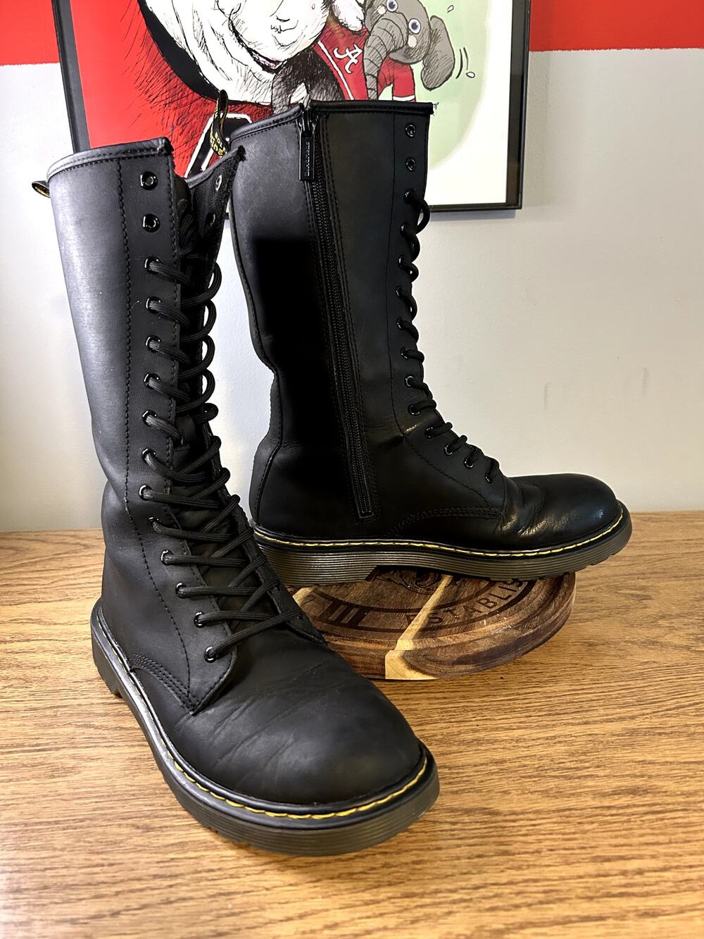 Dr Martens 1914Y 14 Eye Lace Up size 7/EU 38